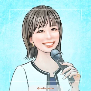 水色の背景でマイクを持ったショートボブの女性のイラスト